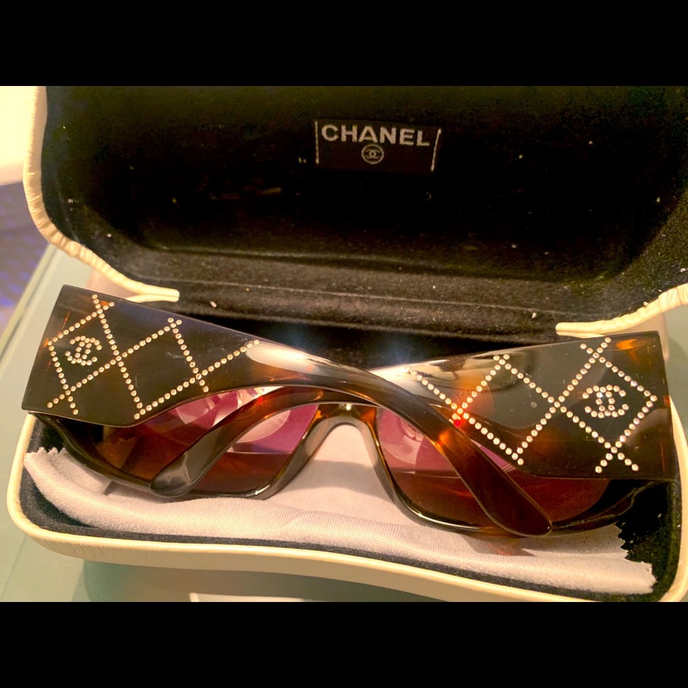 CHANEL Sunglasses